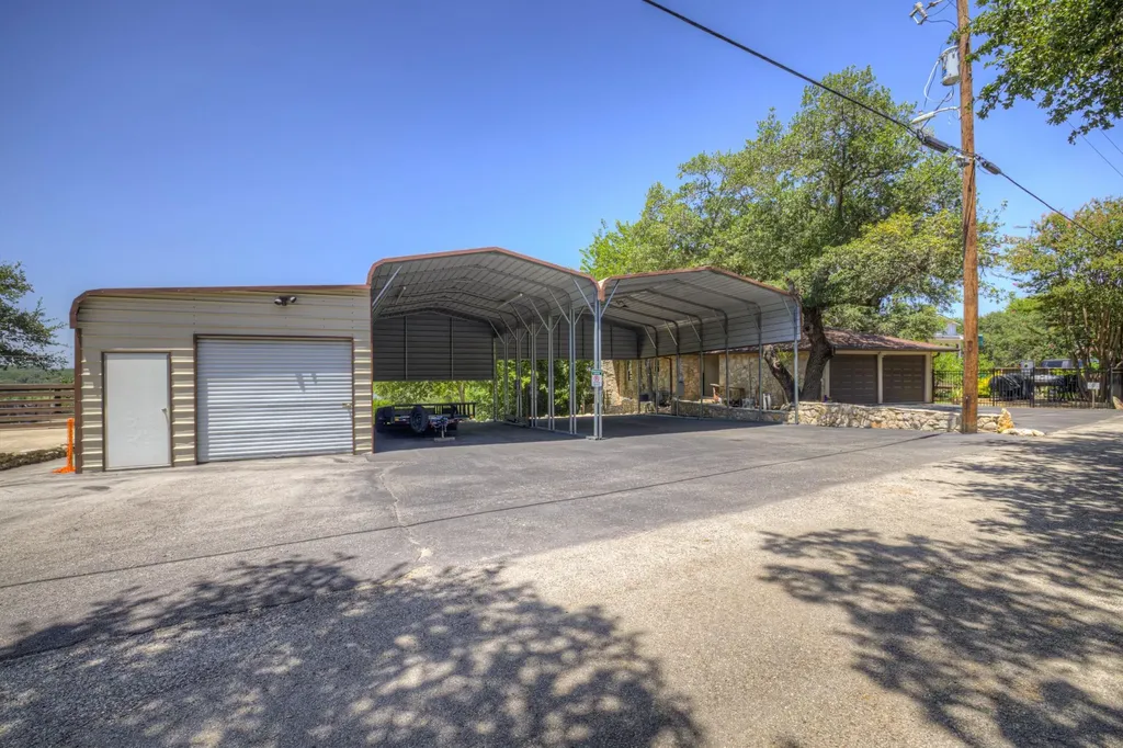 1422 Oakridge Lane Canyon Lake TX 78133