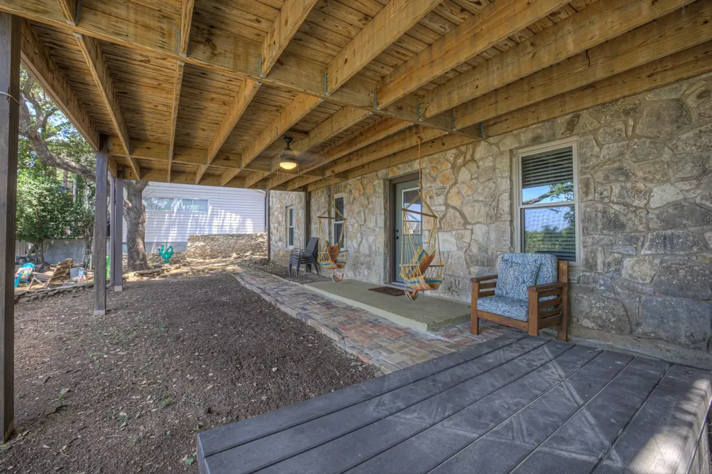1422 Oakridge Lane Canyon Lake TX 78133