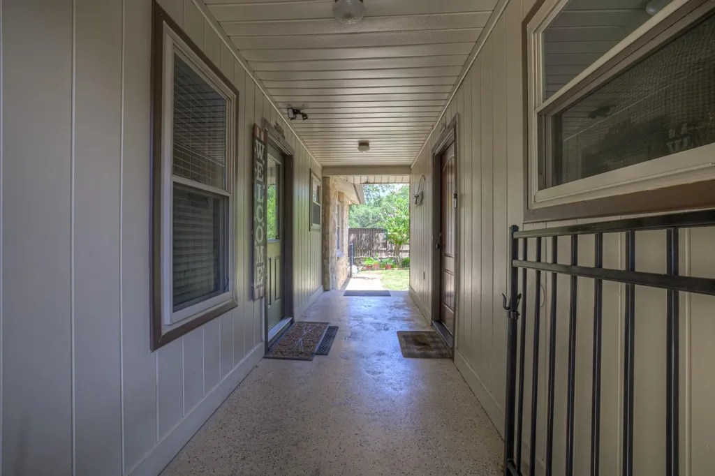 1422 Oakridge Lane Canyon Lake TX 78133