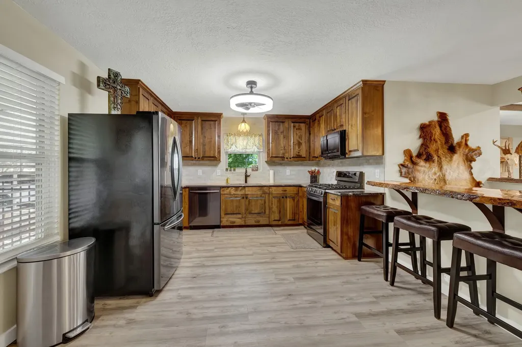 1422 Oakridge Lane Canyon Lake TX 78133