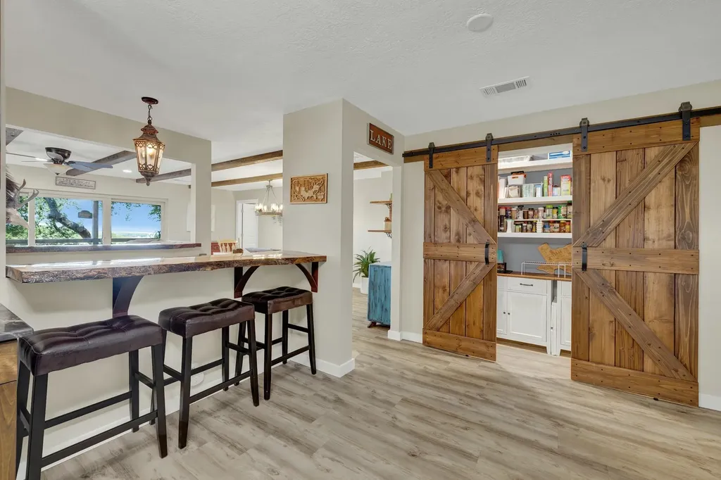 1422 Oakridge Lane Canyon Lake TX 78133