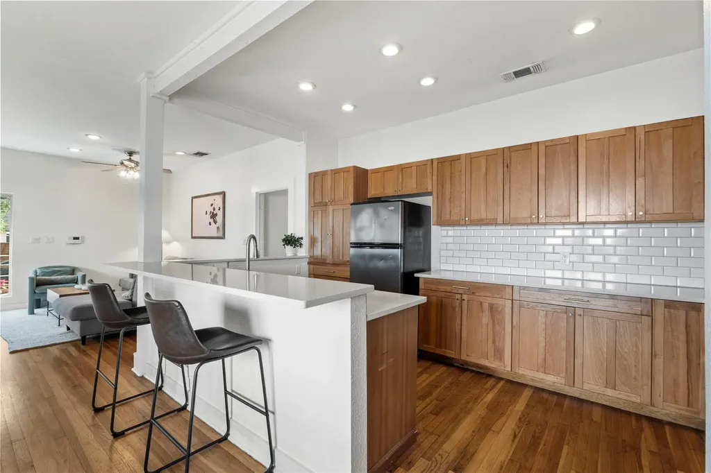 2101 W 10th Street Austin TX 78703