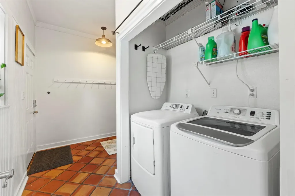 2101 W 10th Street Austin TX 78703