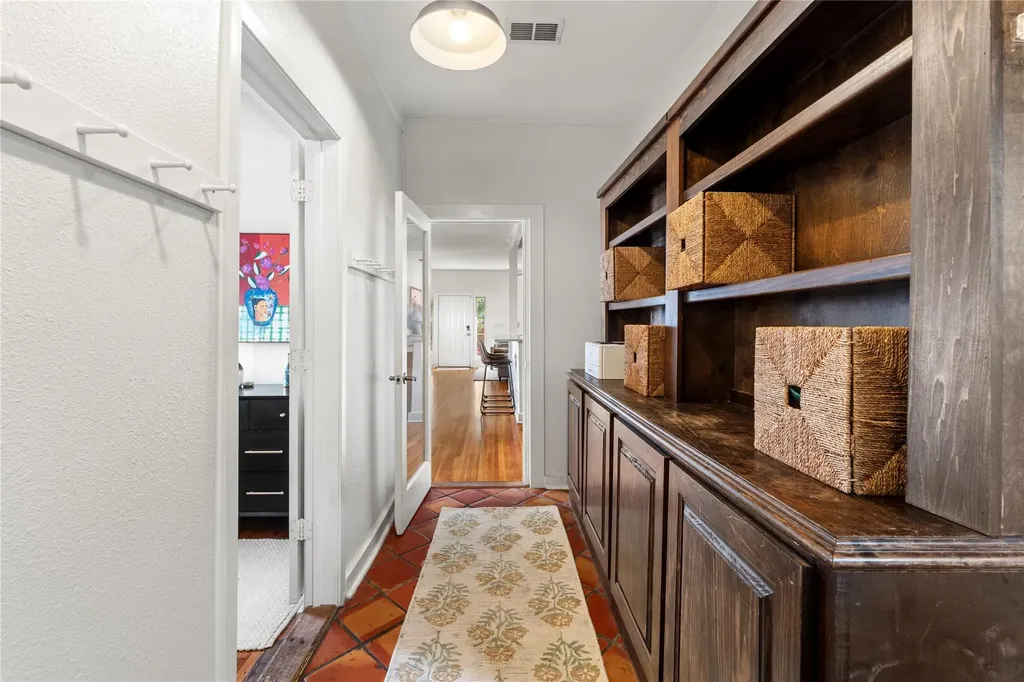 2101 W 10th Street Austin TX 78703