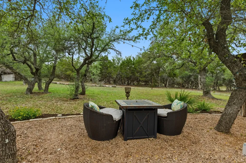 508 S Lariat Circle Dripping Springs TX 78620