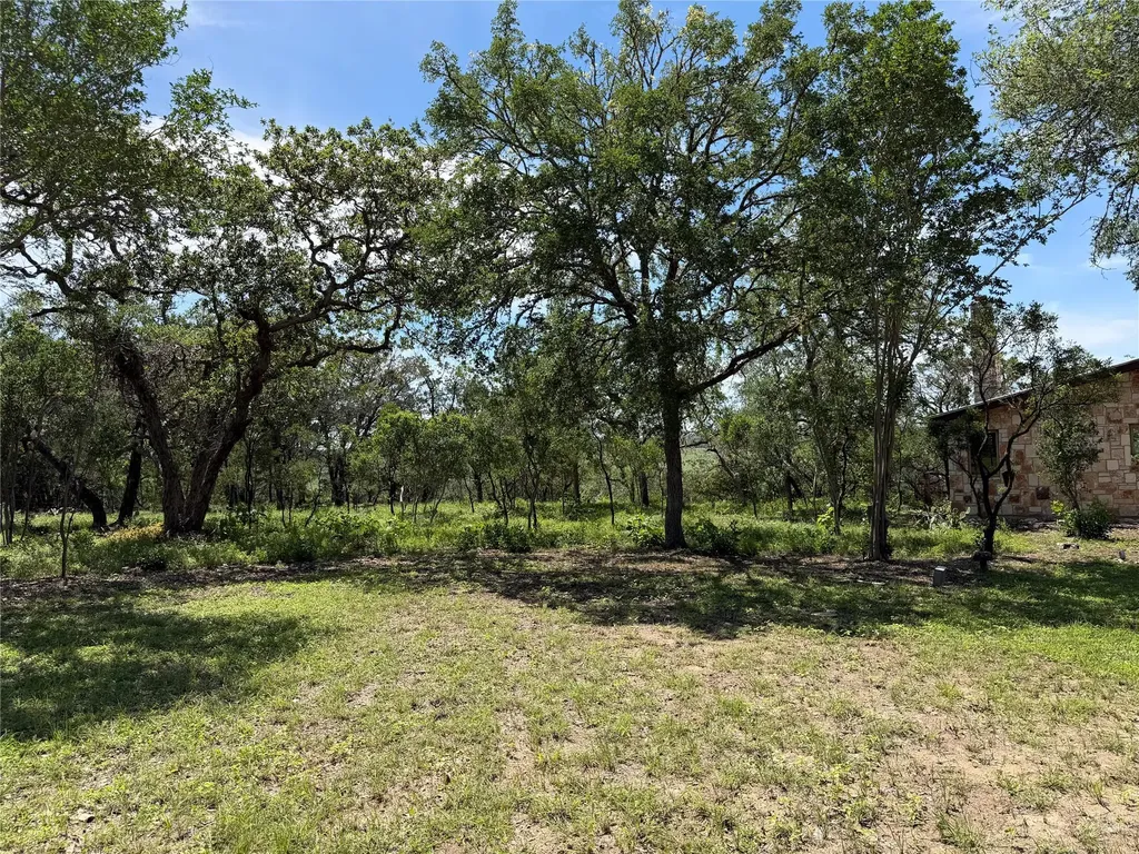 212 Comanche Camp Kyle TX 78640