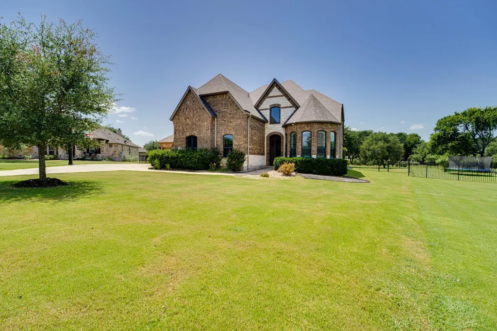 112 Mescalero Liberty Hill TX 78642