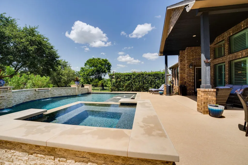 112 Mescalero Liberty Hill TX 78642