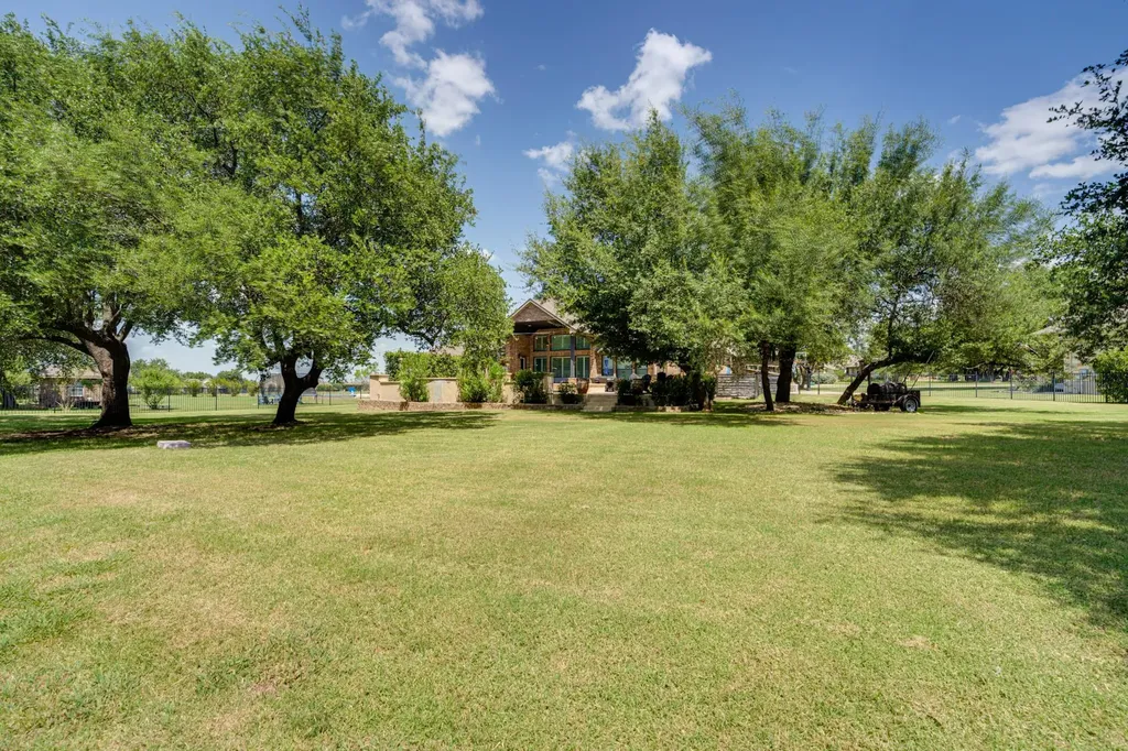 112 Mescalero Liberty Hill TX 78642