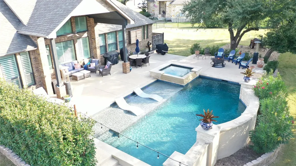 112 Mescalero Liberty Hill TX 78642