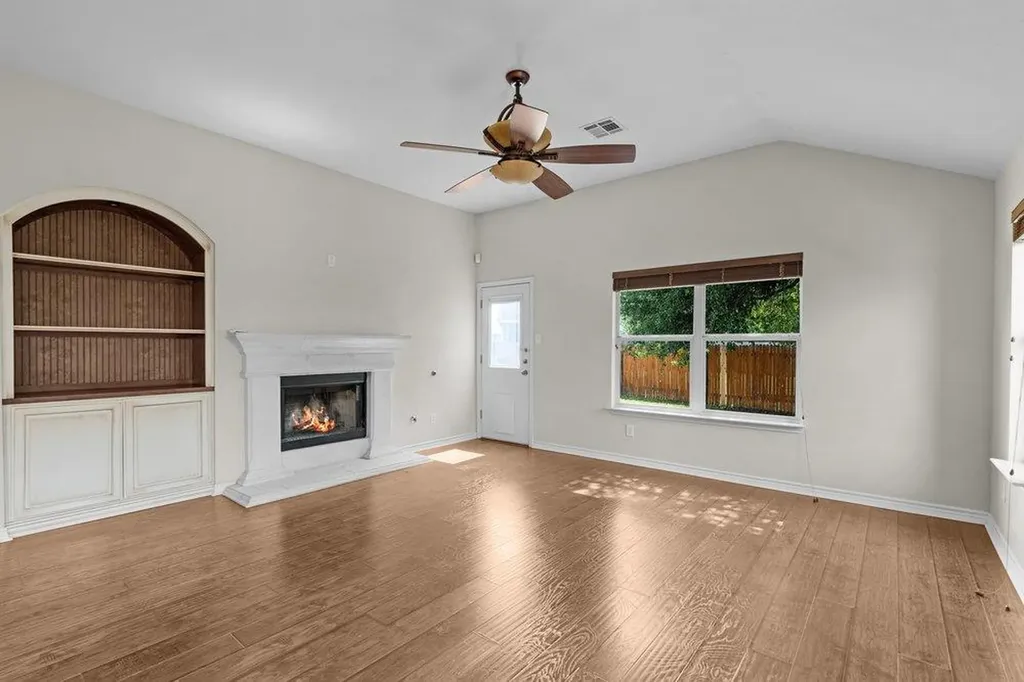 107 S Treasure Oaks Drive Leander TX 78641
