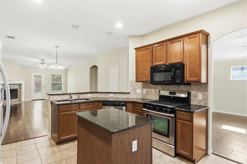 1069 Talley Loop Buda TX 78610