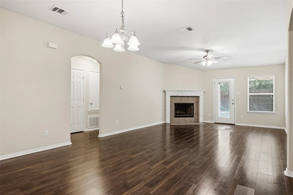 1069 Talley Loop Buda TX 78610