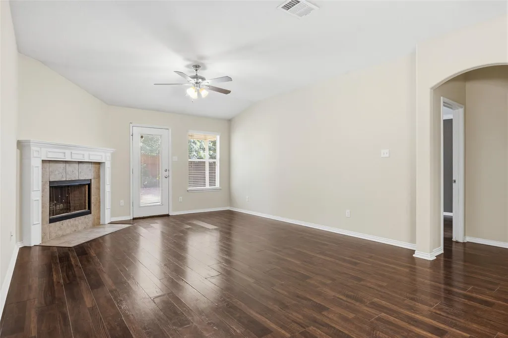 1069 Talley Loop Buda TX 78610