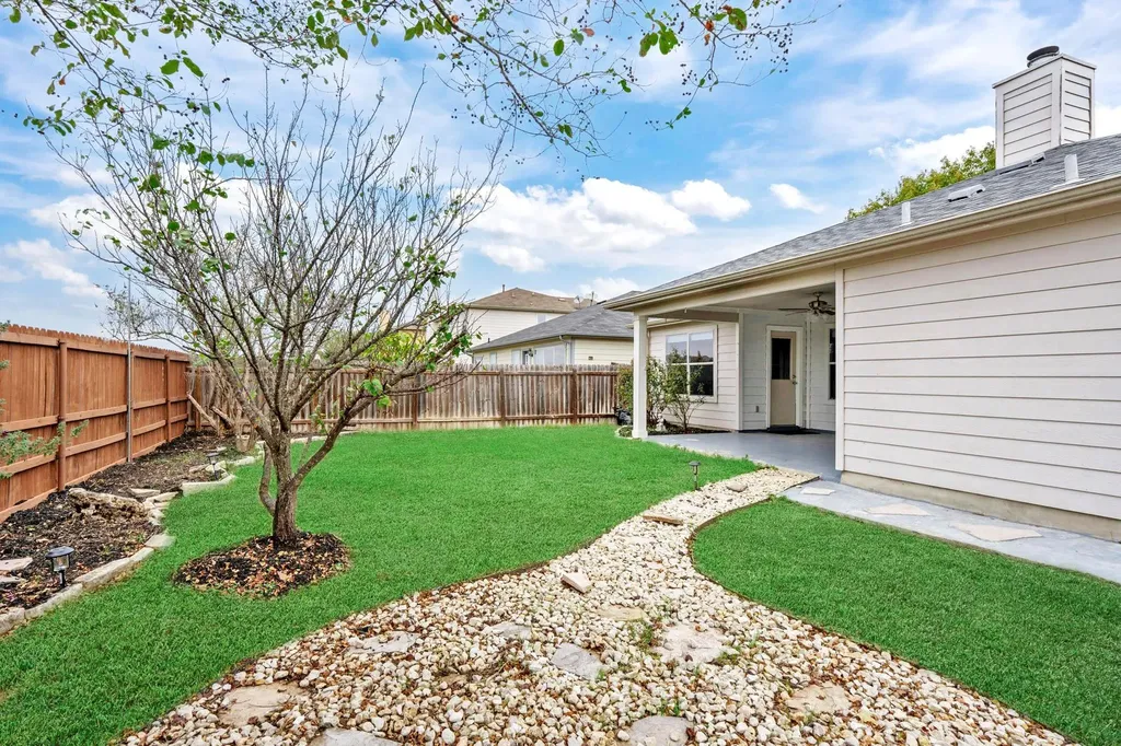 292 Spruce Drive Kyle TX 78640