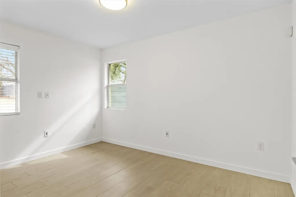 11907 Pollyanna Avenue Austin TX 78753