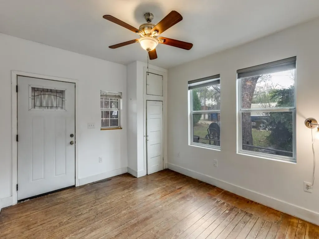 1903 E 10th Street Austin TX 78702