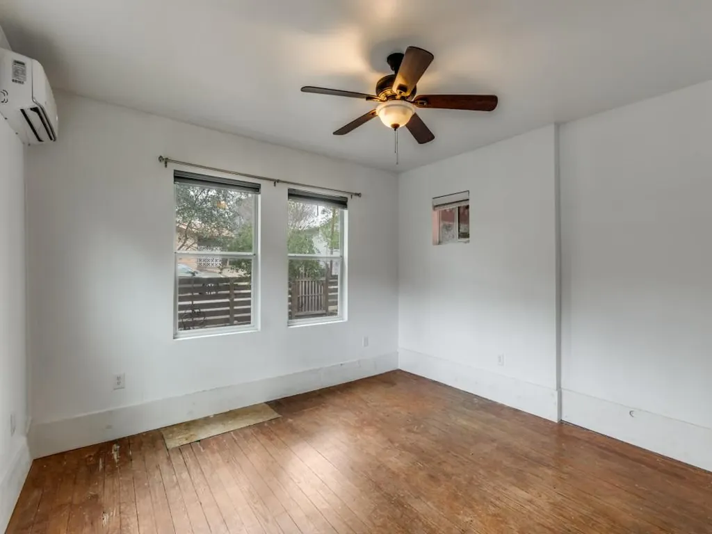 1903 E 10th Street Austin TX 78702