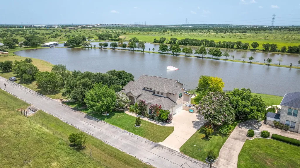 12407 Aquaplex Drive Buda TX 78610
