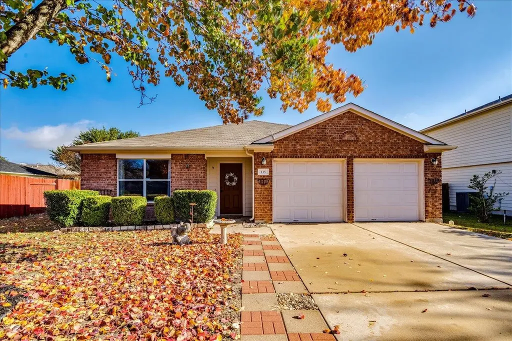 135 Soapberry Kyle TX 78640