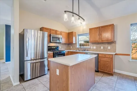 135 Soapberry Kyle TX 78640