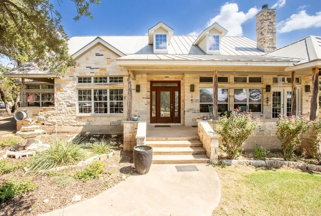 2010 County Road 233 Florence TX 76527