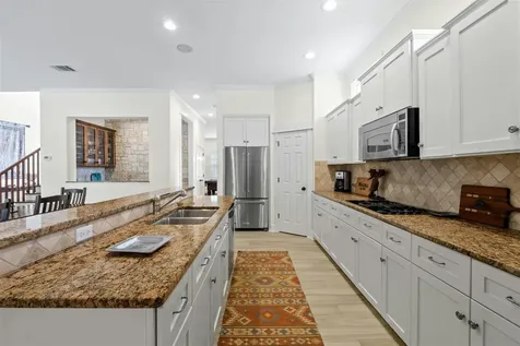625 Robin Dale Court Lakeway TX 78734