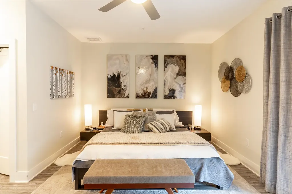 2827 Manor Road Austin TX 78722