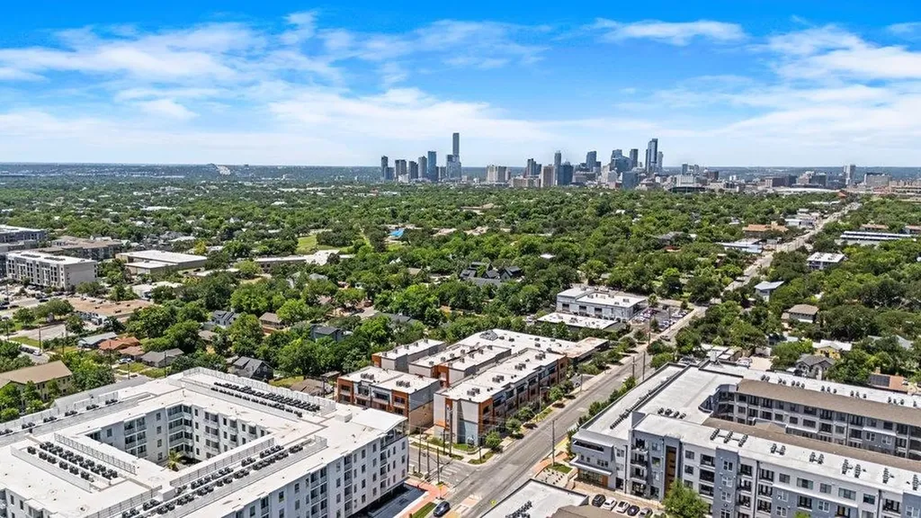 2827 Manor Road Austin TX 78722