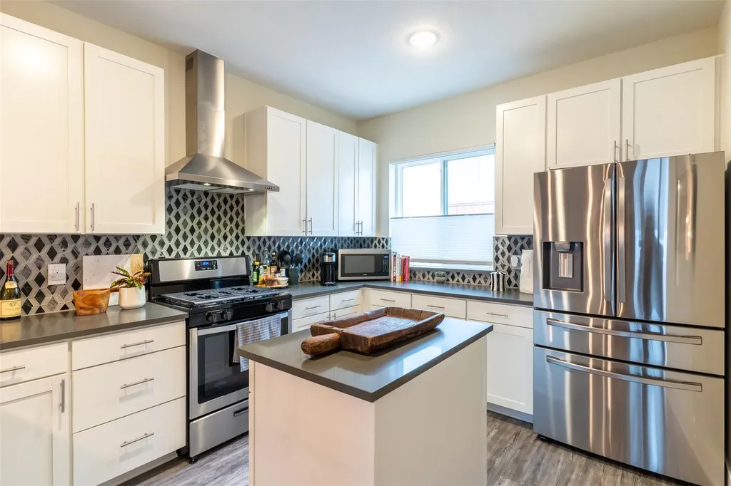 2827 Manor Road Austin TX 78722