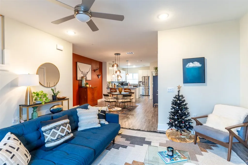 2827 Manor Road Austin TX 78722