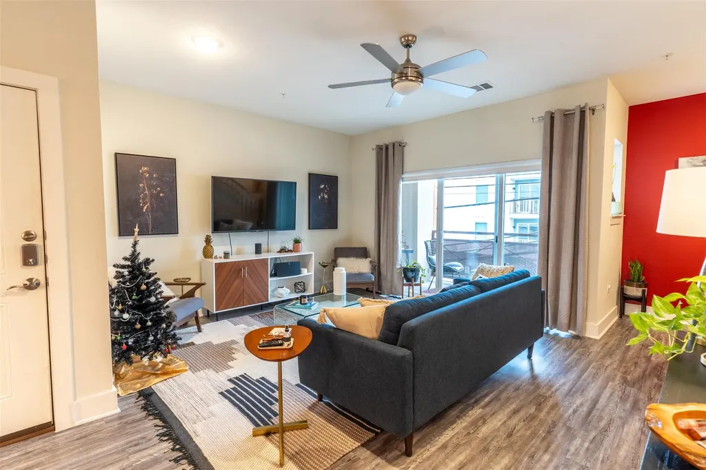 2827 Manor Road Austin TX 78722