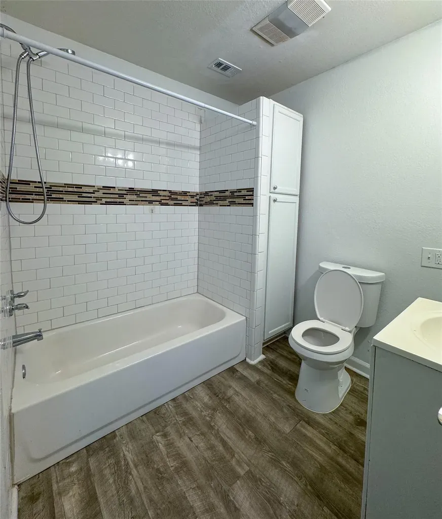 302 E Brenham Street Elgin TX 78621