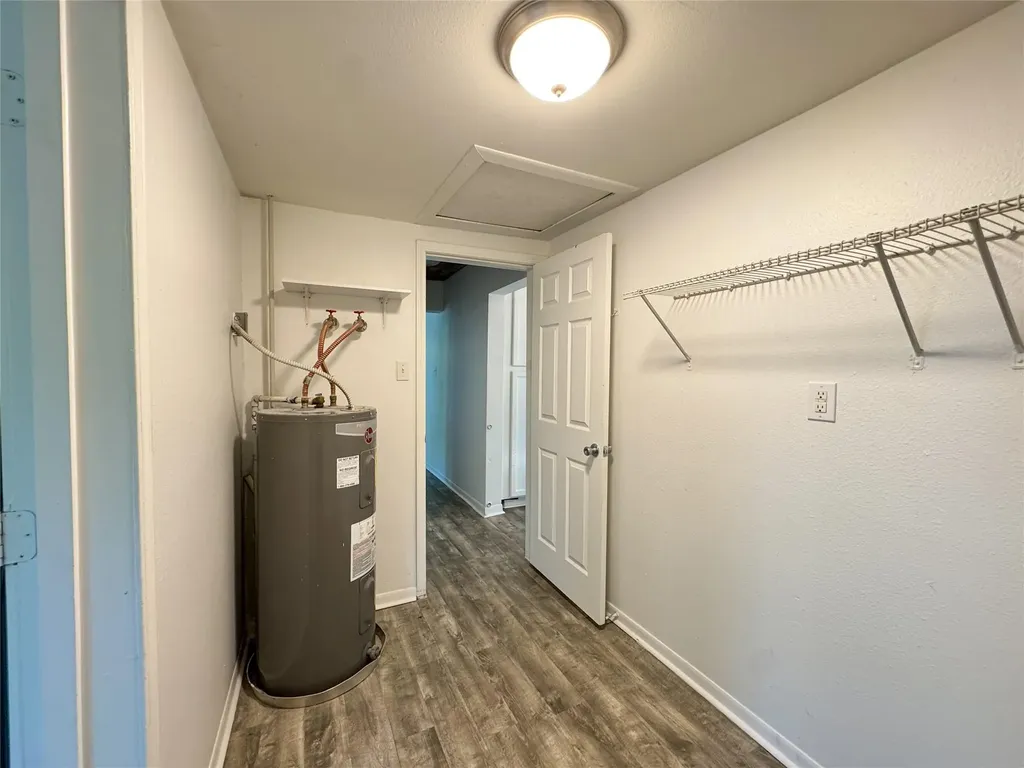 302 E Brenham Street Elgin TX 78621