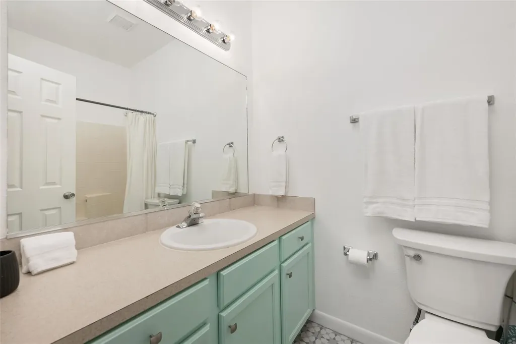 5613 Signal Point Austin TX 78724