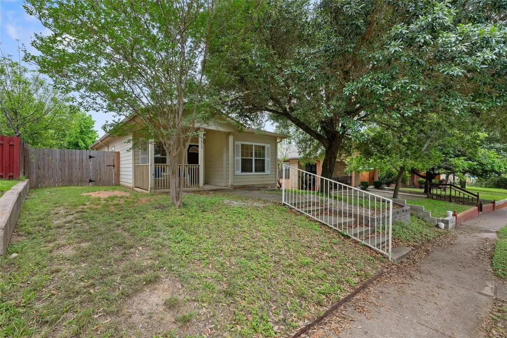 5613 Signal Point Austin TX 78724
