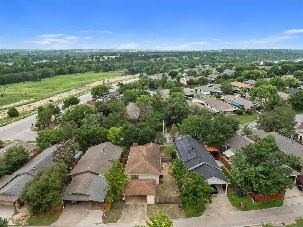 5613 Signal Point Austin TX 78724