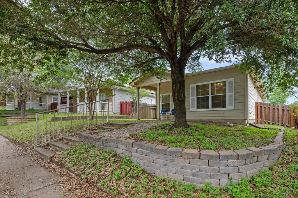 5613 Signal Point Austin TX 78724