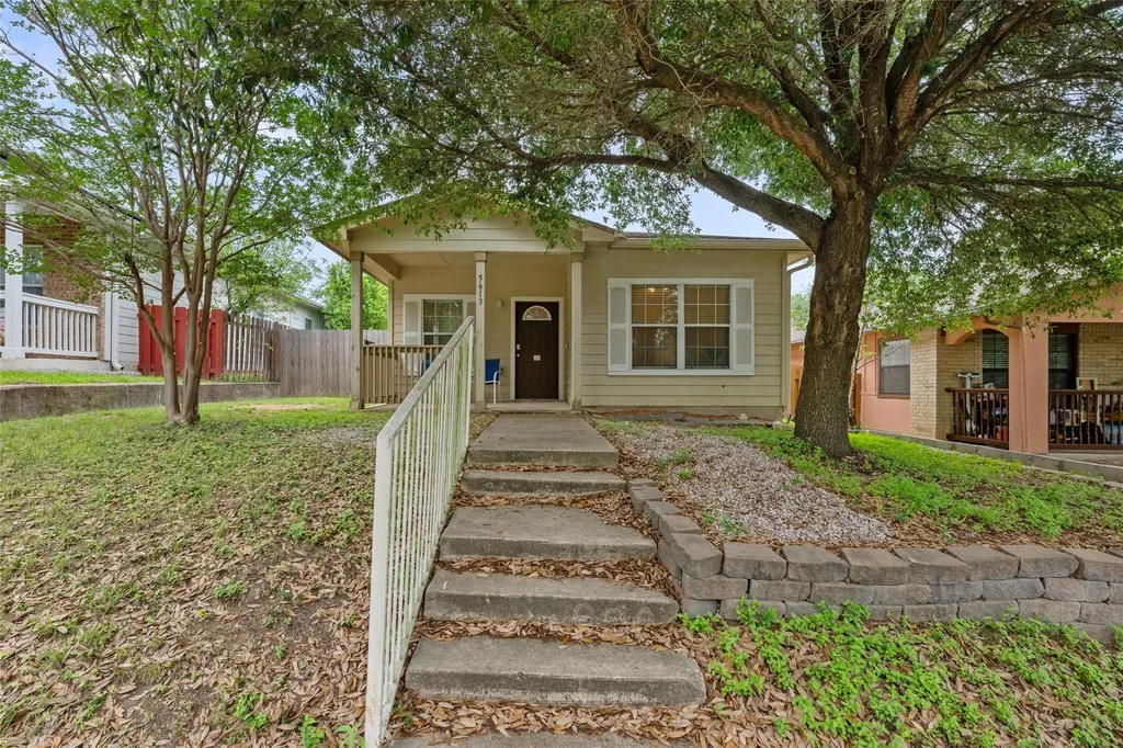 5613 Signal Point Austin TX 78724