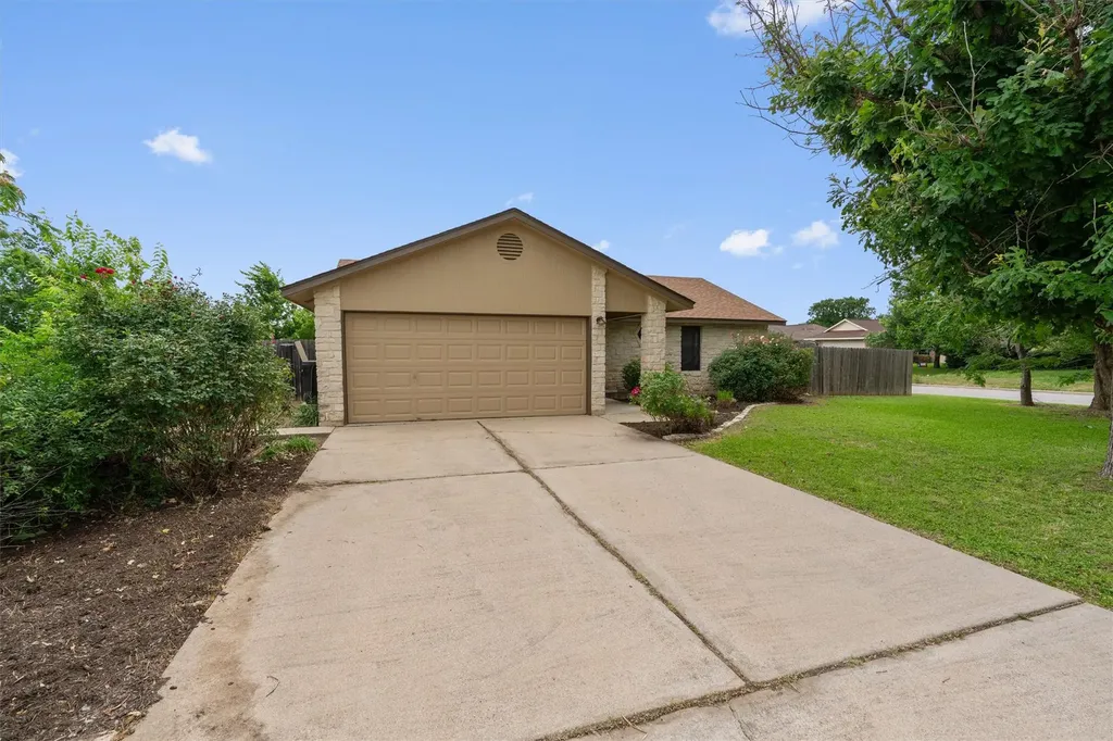 716 Northern Trail Leander TX 78641