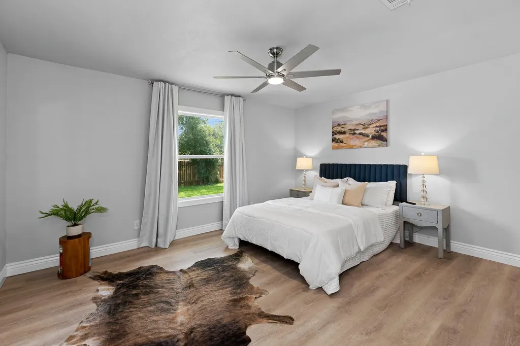902 Dove Cove Taylor TX 76574