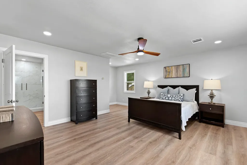902 Dove Cove Taylor TX 76574