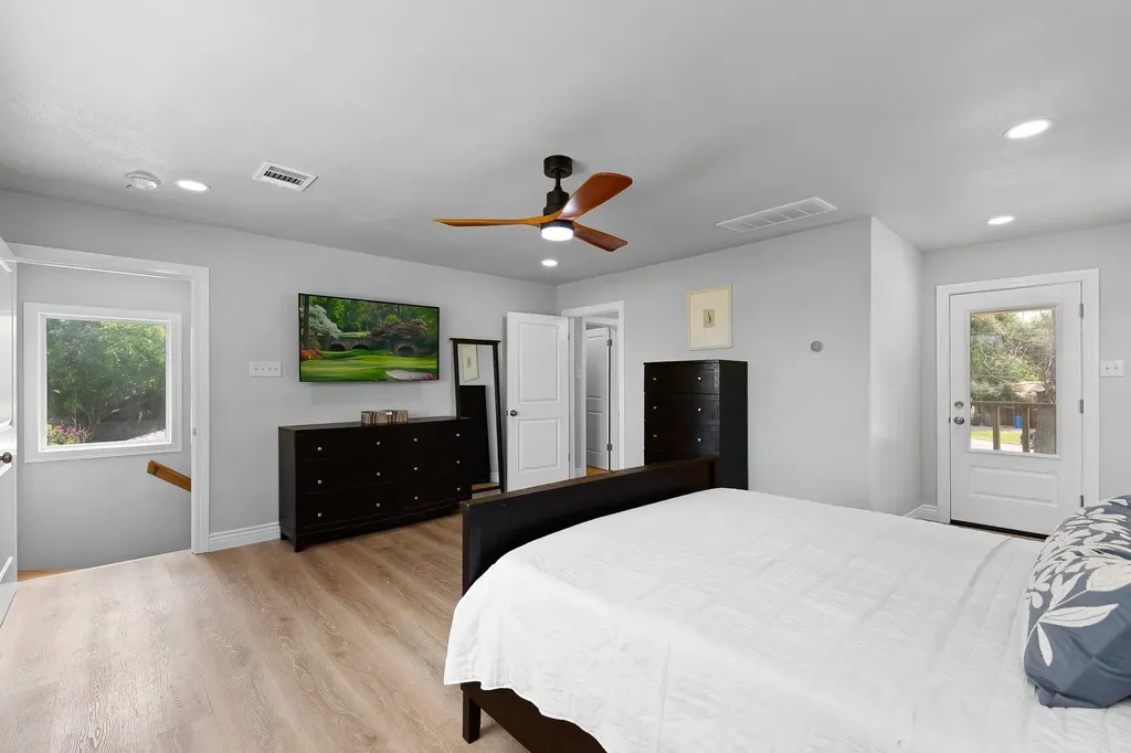 902 Dove Cove Taylor TX 76574