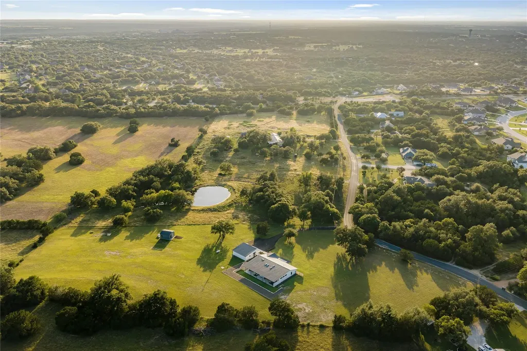 402 Rolling Hills Road Liberty Hill TX 78642