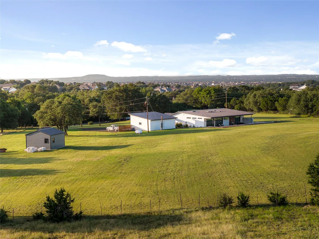 402 Rolling Hills Road Liberty Hill TX 78642