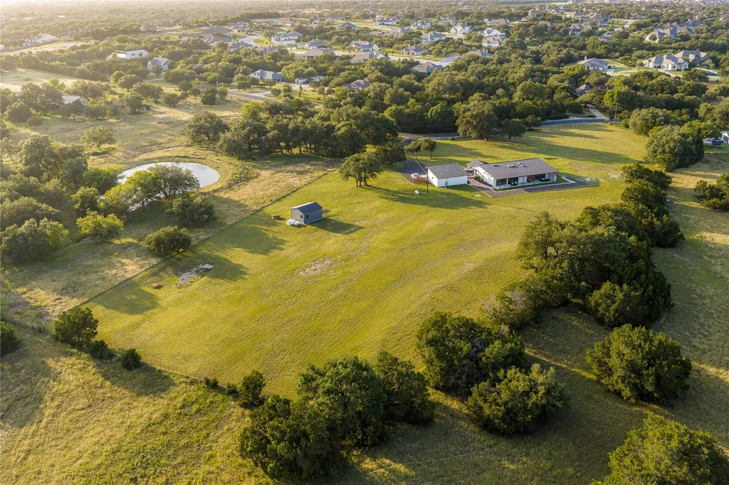 402 Rolling Hills Road Liberty Hill TX 78642