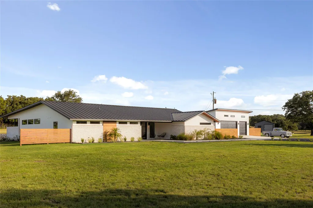 402 Rolling Hills Road Liberty Hill TX 78642