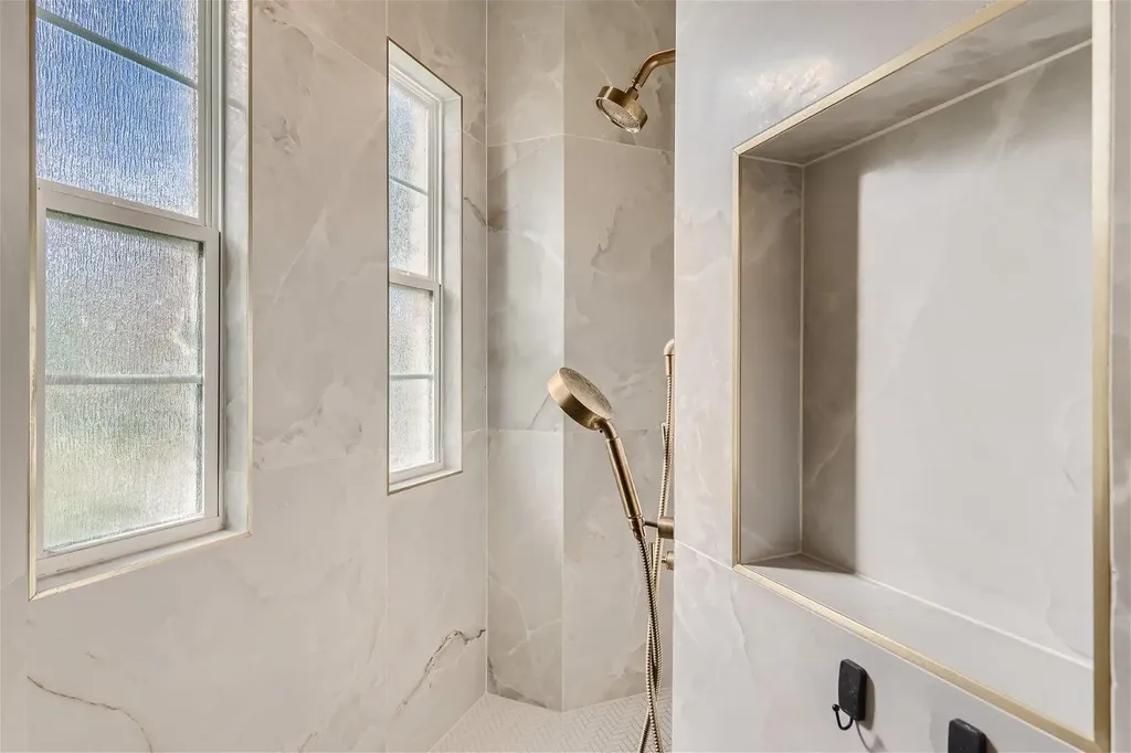 113 Vista View Trail Spicewood TX 78669