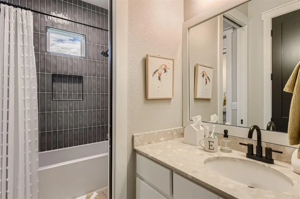 113 Vista View Trail Spicewood TX 78669