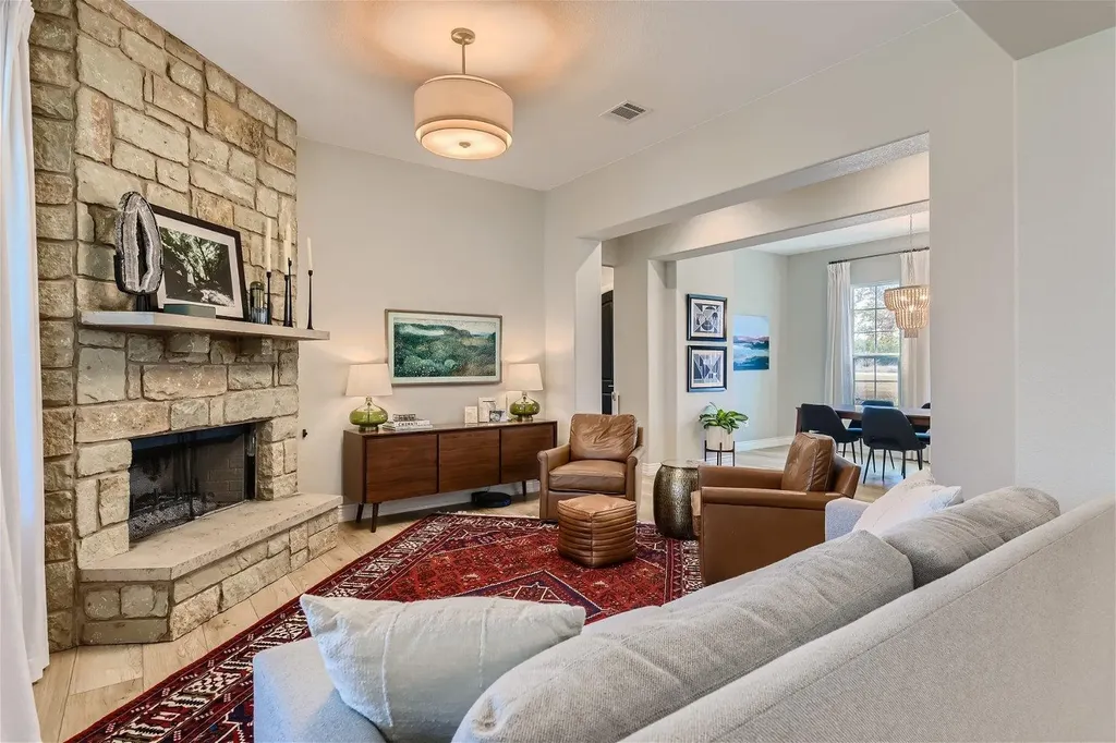 113 Vista View Trail Spicewood TX 78669